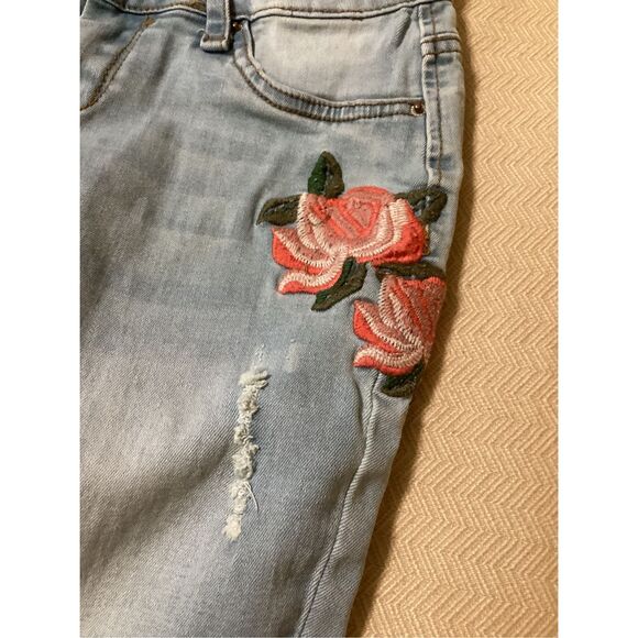 Angel Kiss Embroidered Skinny Jeans Size 1 - Picture 8 of 10